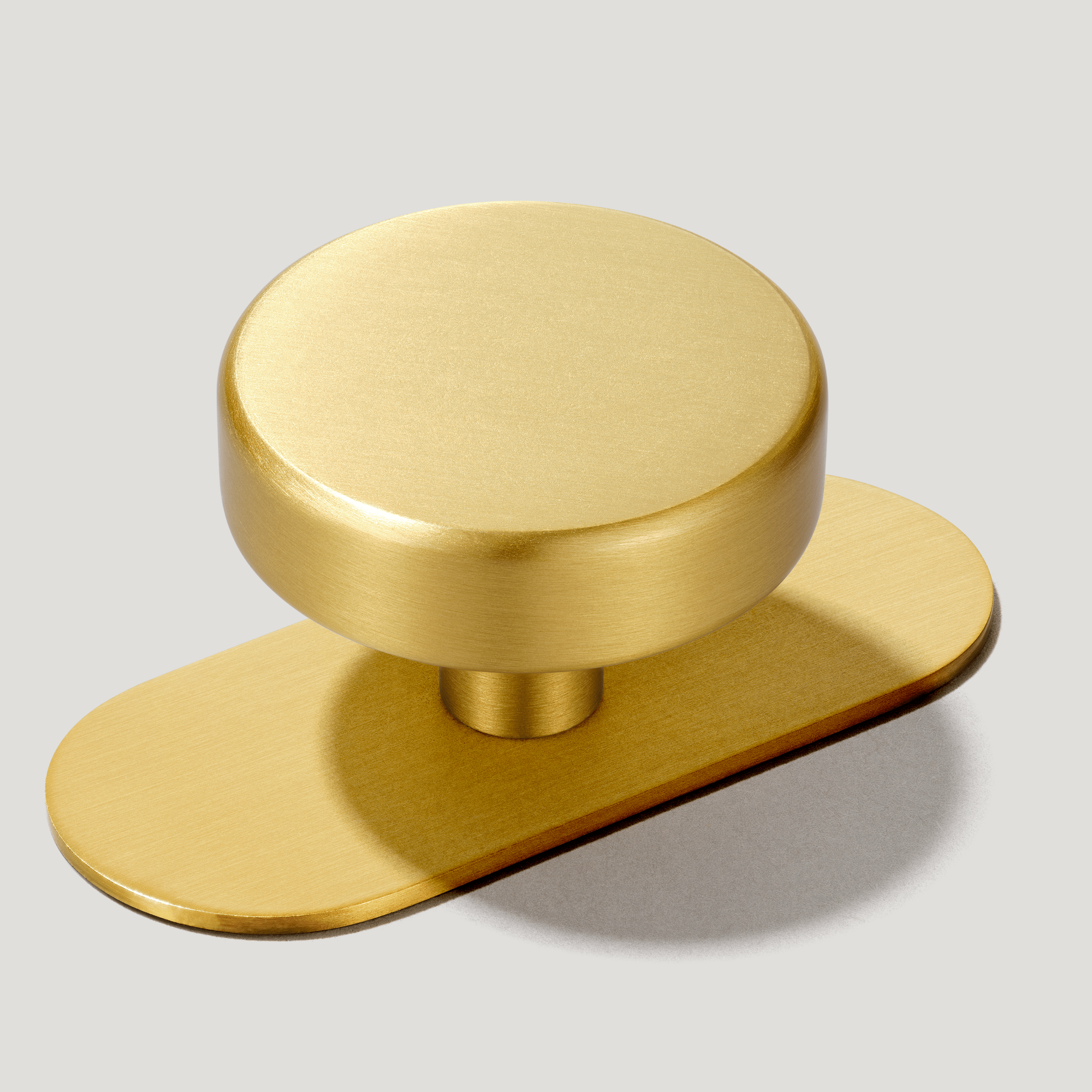 Plank Hardware Cabinetry Knob with Backplate HUDSON Shaker Knob - Brass